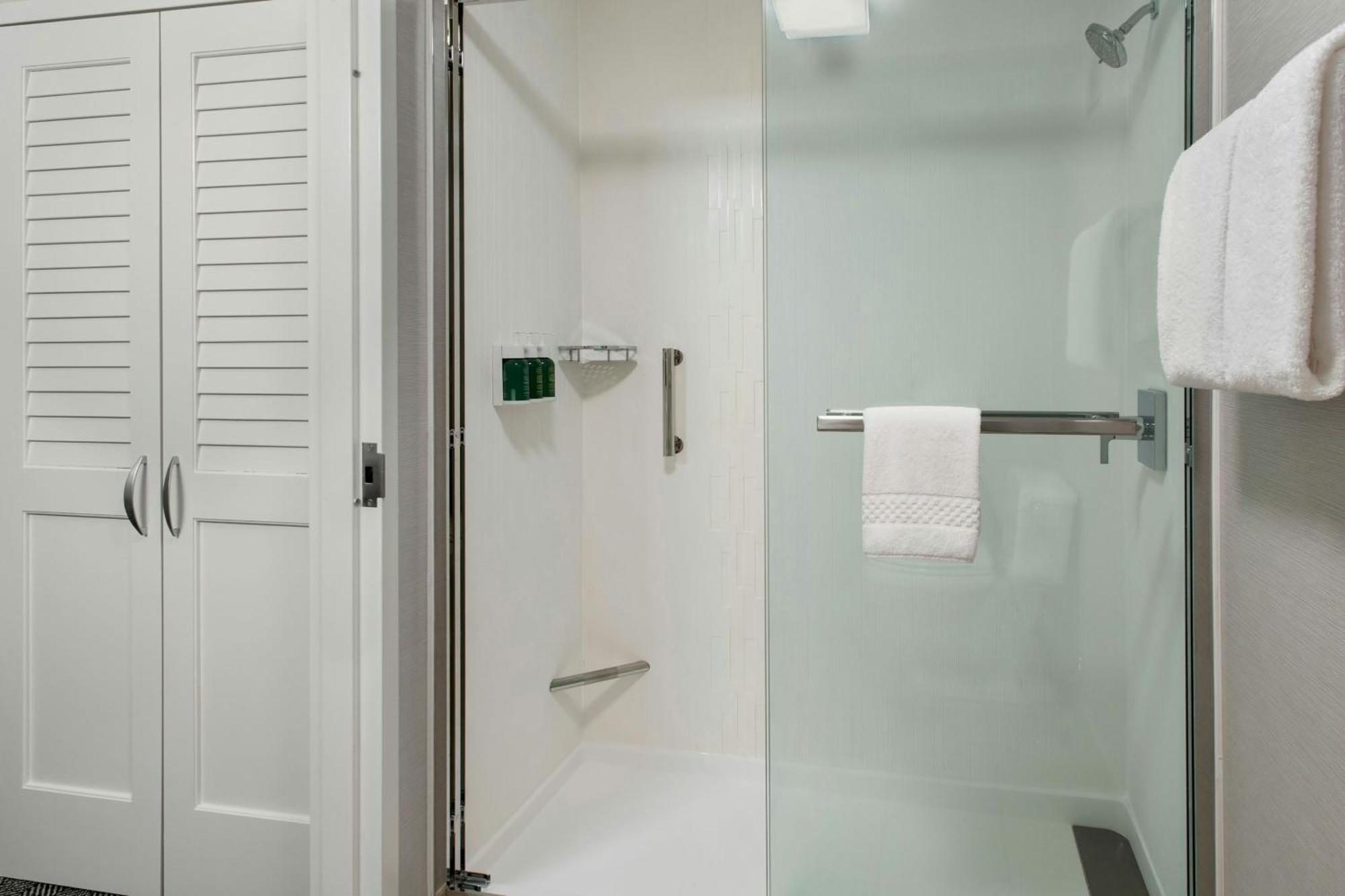 Courtyard By Marriott Silver Spring North/White Oak Luaran gambar