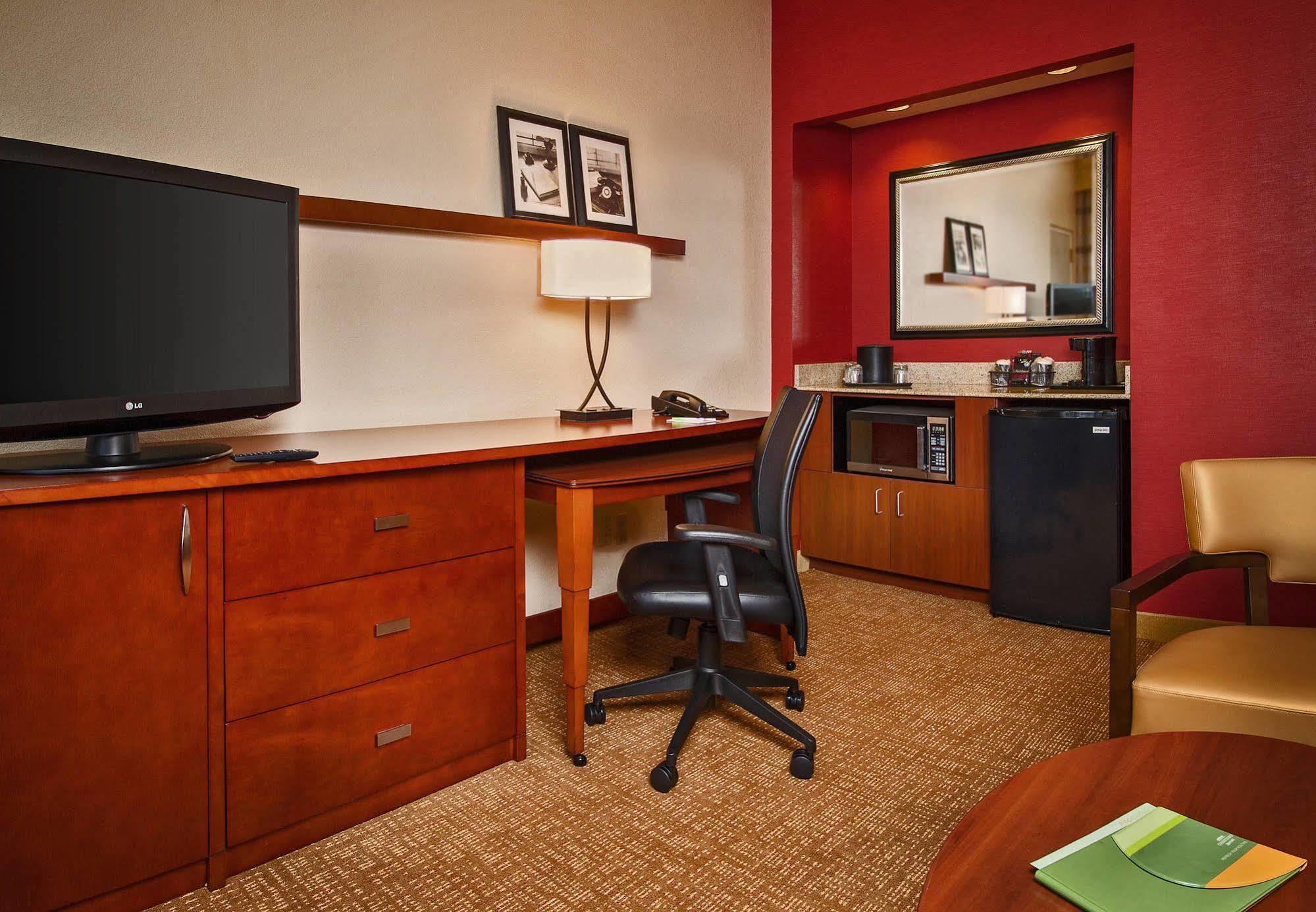 Courtyard By Marriott Silver Spring North/White Oak Luaran gambar